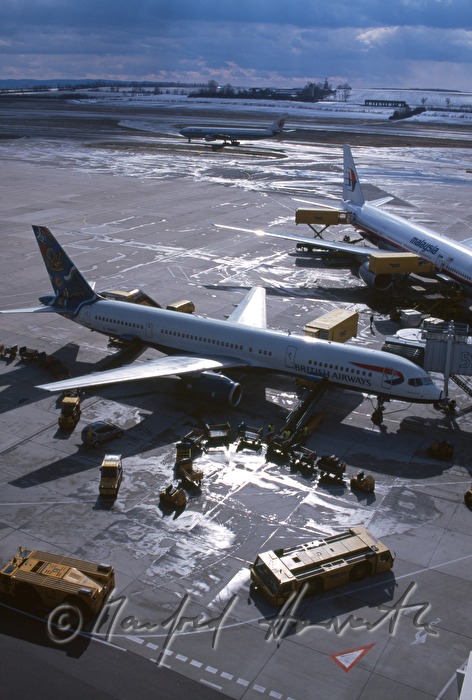 Flughafen Wien, Flugzeuge am Pier