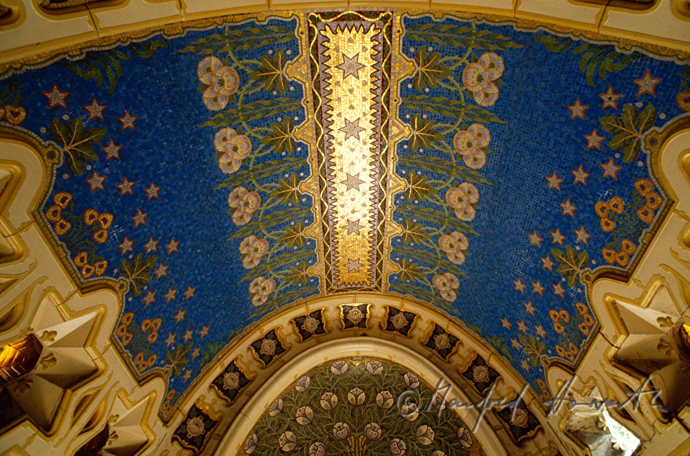 Detail vom Mausoleum von Sándor Schmidl