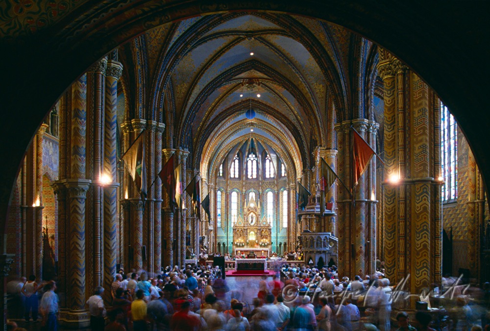 Matthiaskirche, Messe
