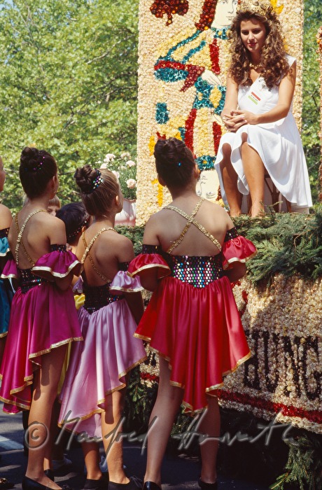 Blumenkarneval-Umzugswagen mit Thema 