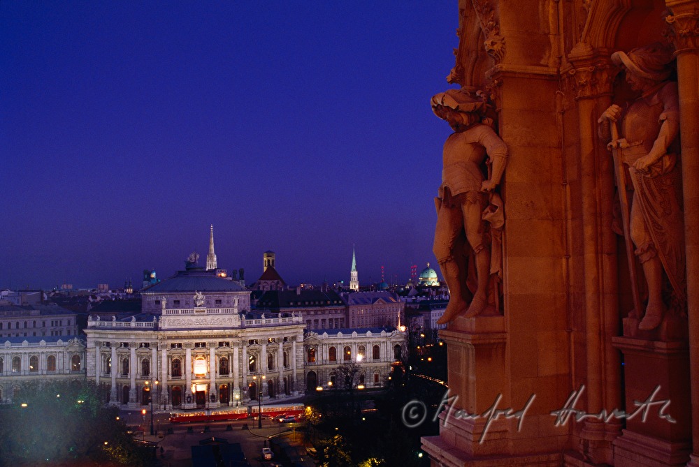 Blick vom Rathaus (Figuren)