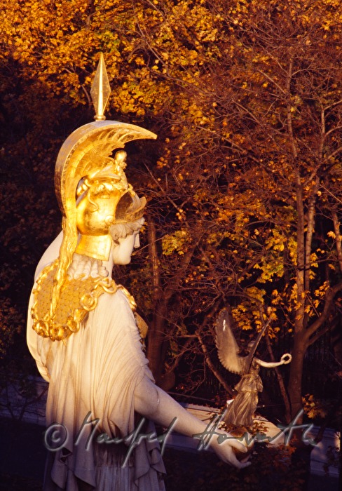 Pallas Athene und Burggarten
