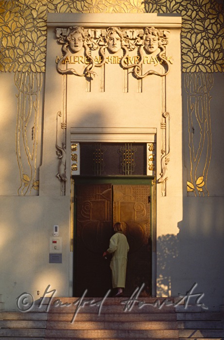 Eingang in Operngasse
