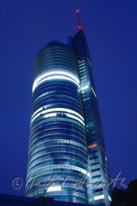 Millenium Tower (Büroturm)