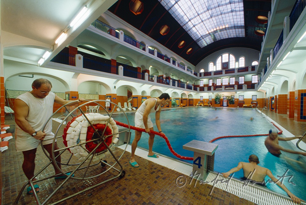 Jörgerbad, Hallenbad