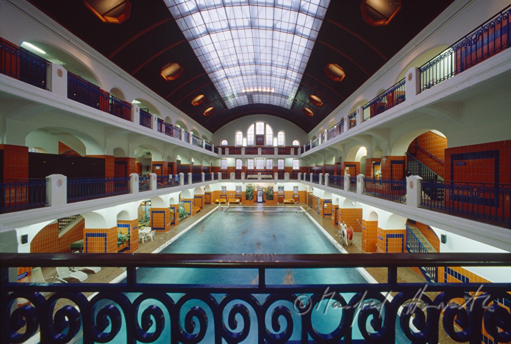 Jörgerbad, Hallenbad