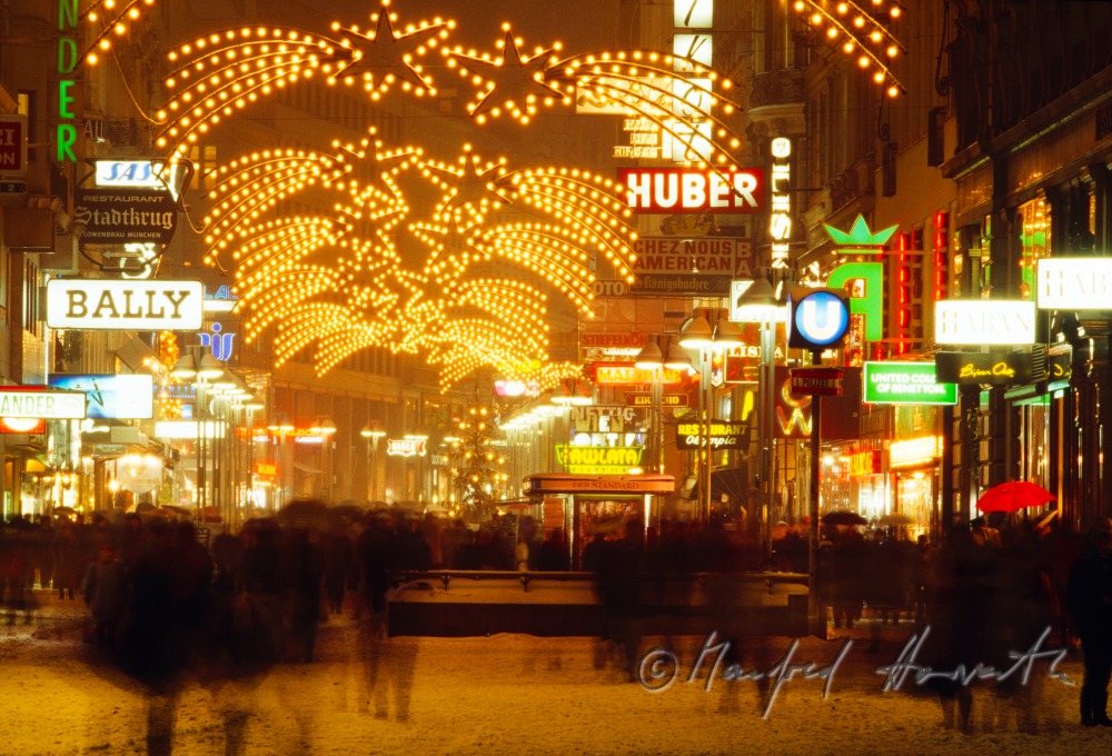 Kärntnerstrasse mit Weihnachtsbeleuchtung