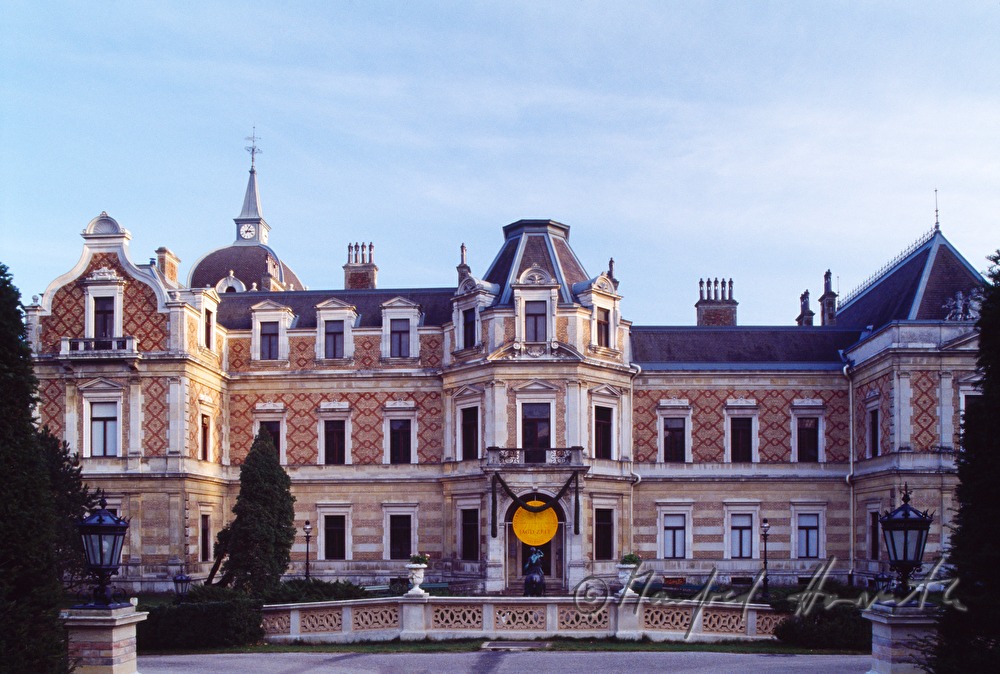 Vorderansicht der Hermesvilla (heute: Wien Museum)