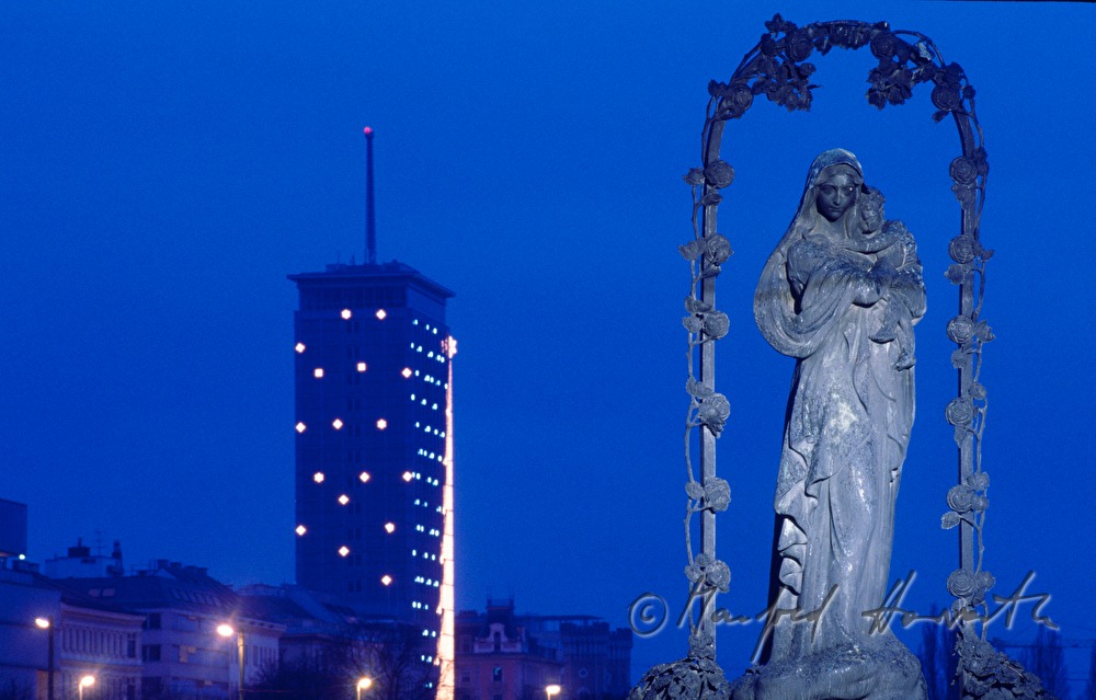 Marienbrücke (Heilige Maria) und Ringturm