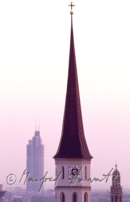 Blick vom Stephansdom auf die Michaelerkirche