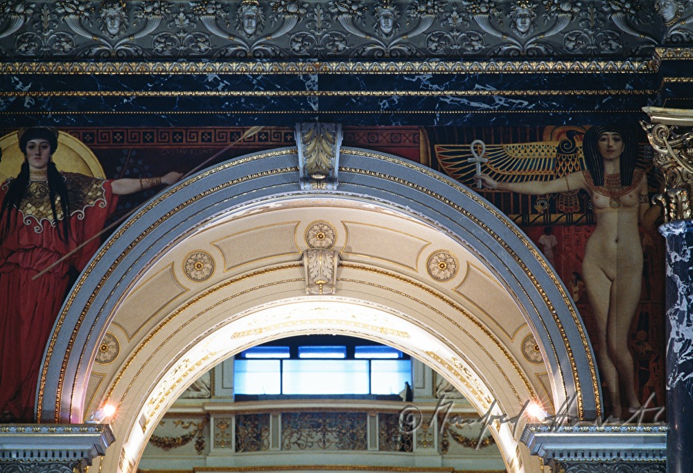 Treppenhaus mit Fresken