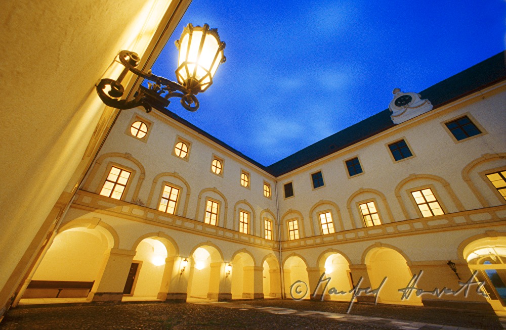 Schlosshof, Innenhof