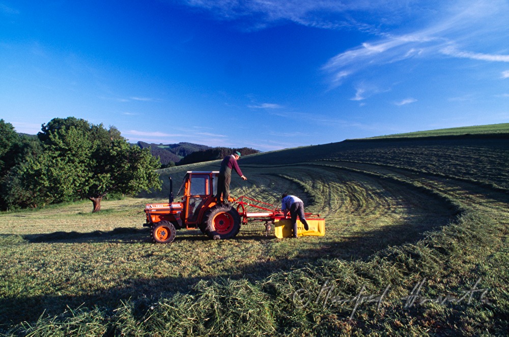 Heumachen mit dem Traktor