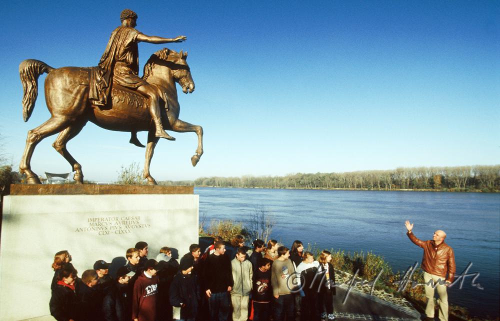 Donau, Marc Aurel Reiterstatue