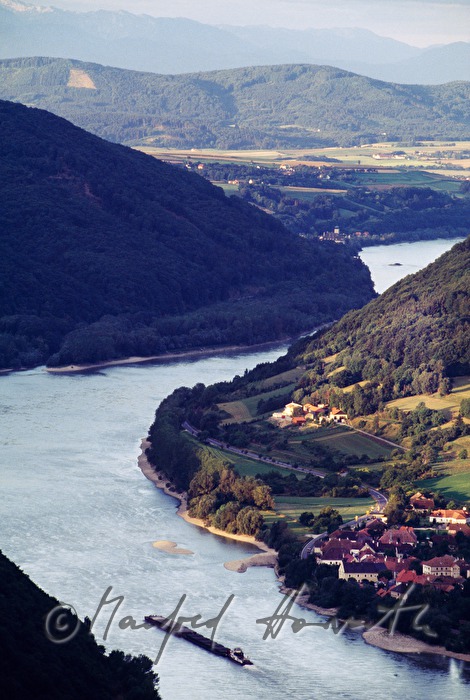 Aggstein, Frachtschiff