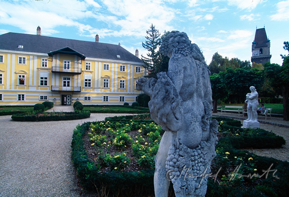 Zellpark und Knappenhof (Franz-Schmidt-Musikschule)