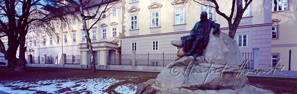 Adalbert Stifter Denkmal an der Promenade