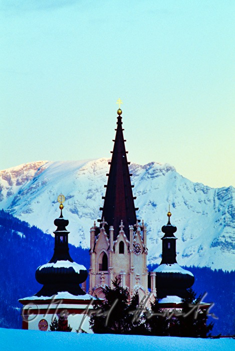Türme der Basilika Mariä Geburt