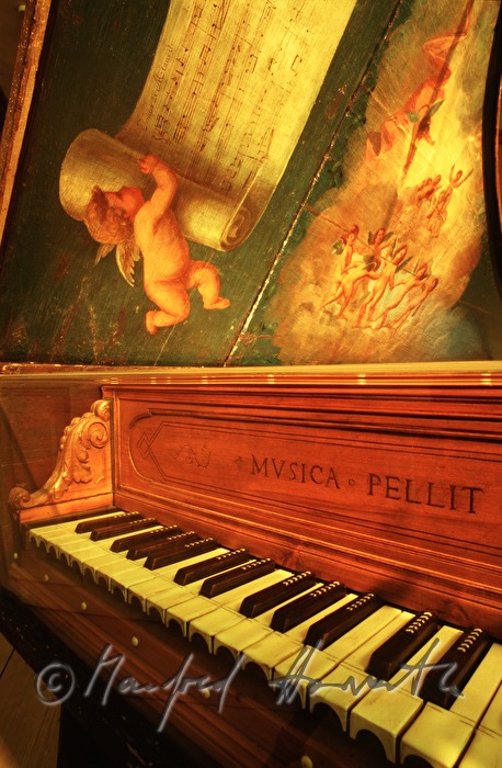 venezianisches Cembalo im Museum