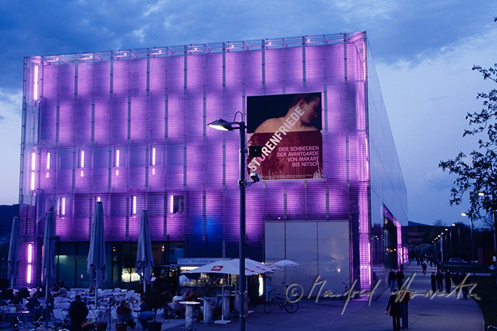 Lentos (Kunstmuseum Linz)