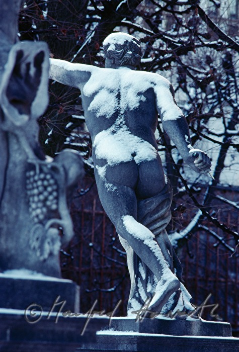 barocke Gartenfigur, Blick auf die Innenstadt