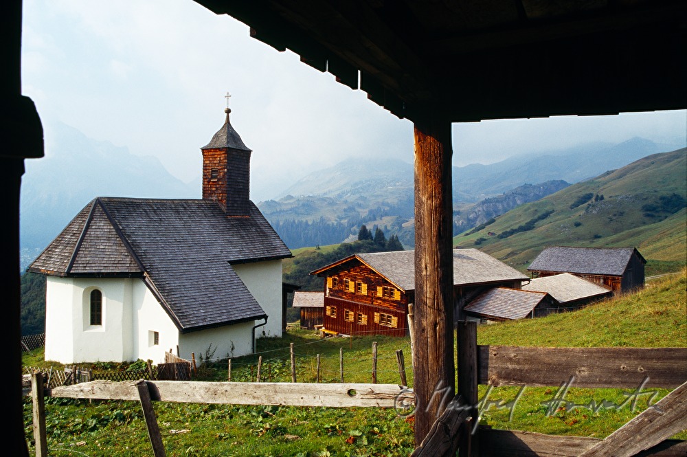 Kapelle  und Bauernhäuser