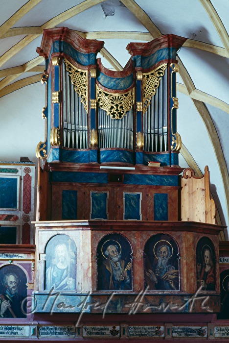 Orgel und Kreuzrippengewölbe