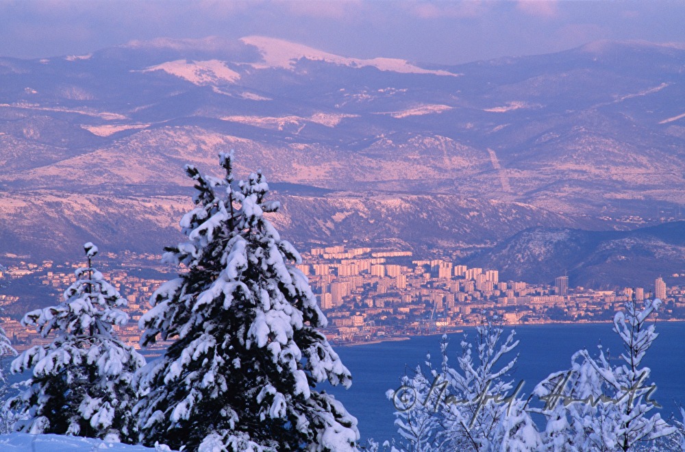 Blick von Opatija nach Rijeka