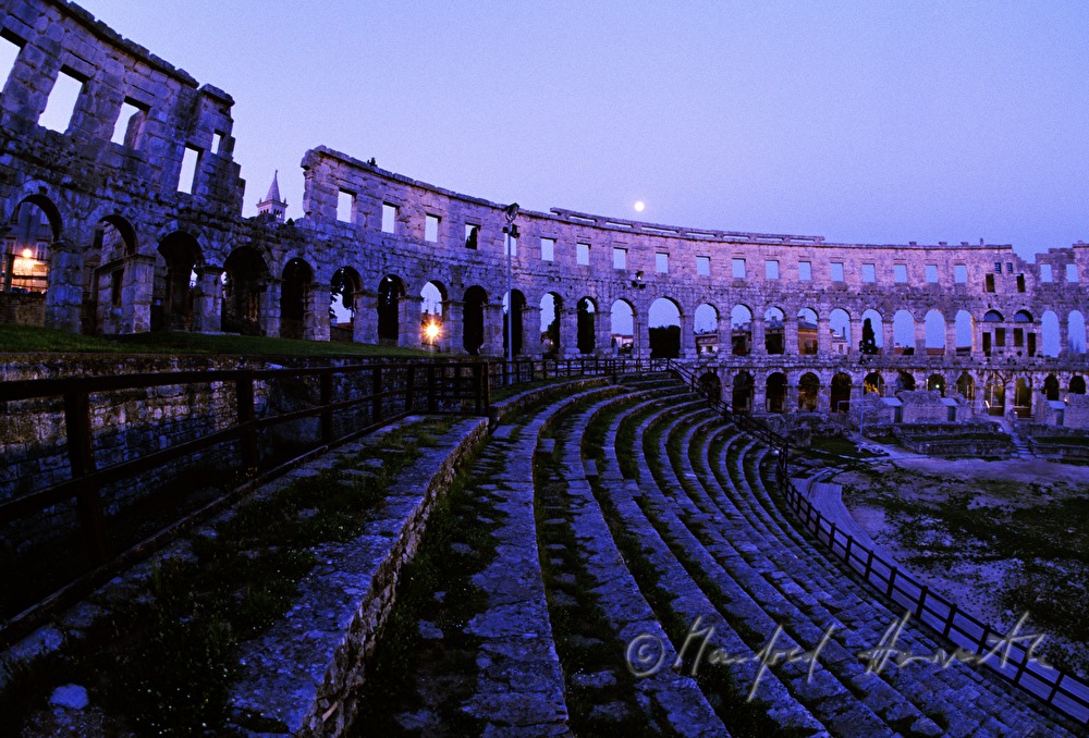 Wahrzeichen: römisches Amphitheater