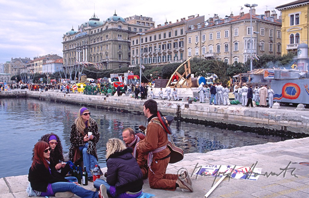 Nach dem Karneval am Hafen