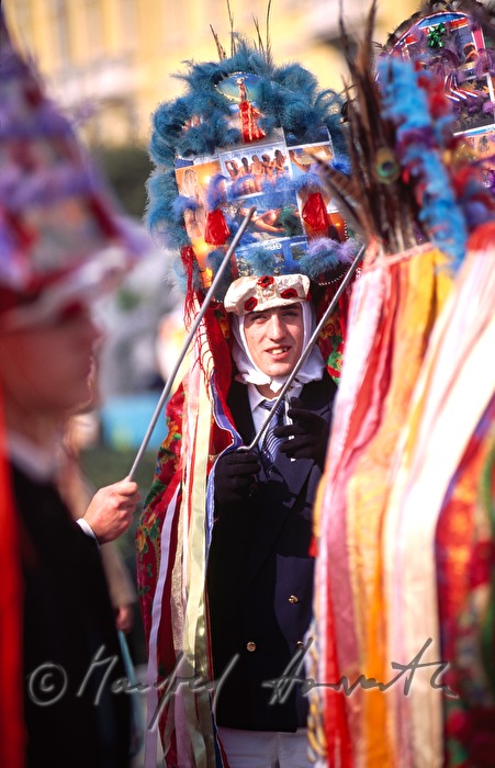 Karnevalsgruppe in der Tracht der Insel Pag