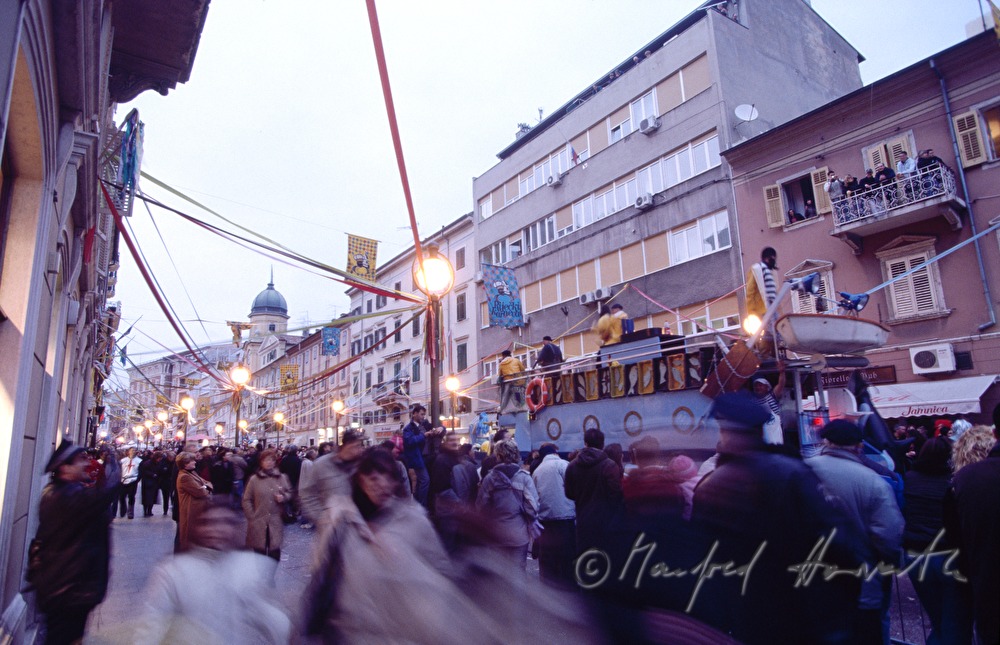 Karneval in der Hauptstraße