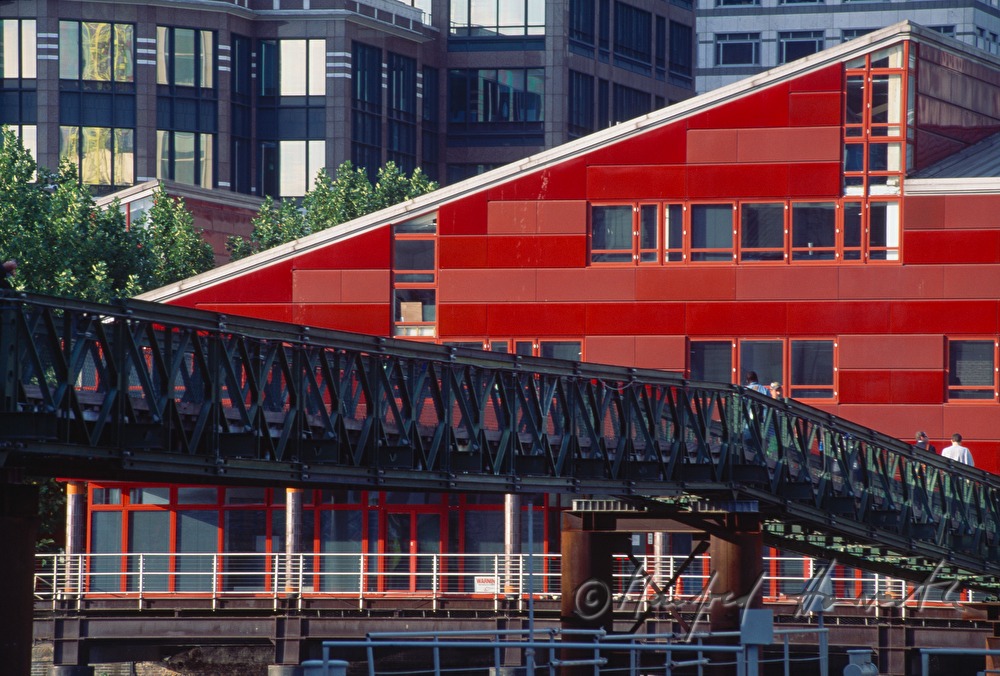 Fussgängerbrücke an der Canary Wharf