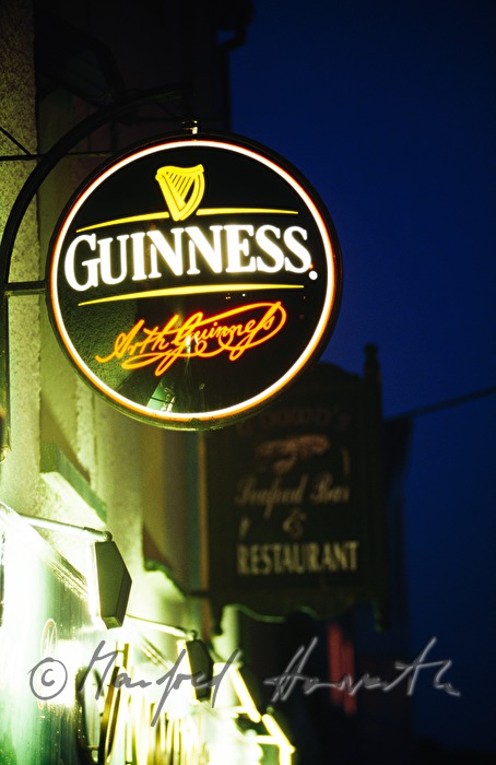Leuchtreklame der irischen Biermarke Guinness