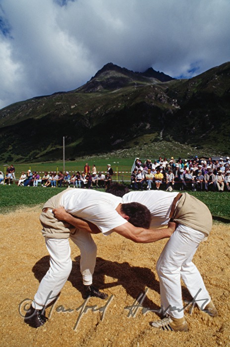 Schwinger-Kämpfer beim Ringer-Fest