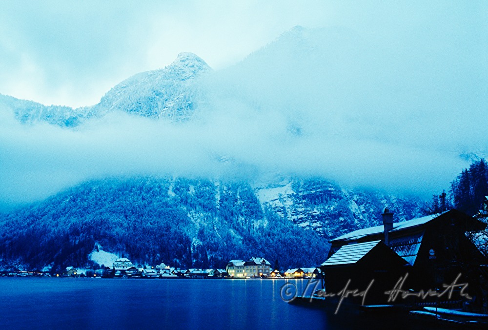 Bootshaus und Hallstatt