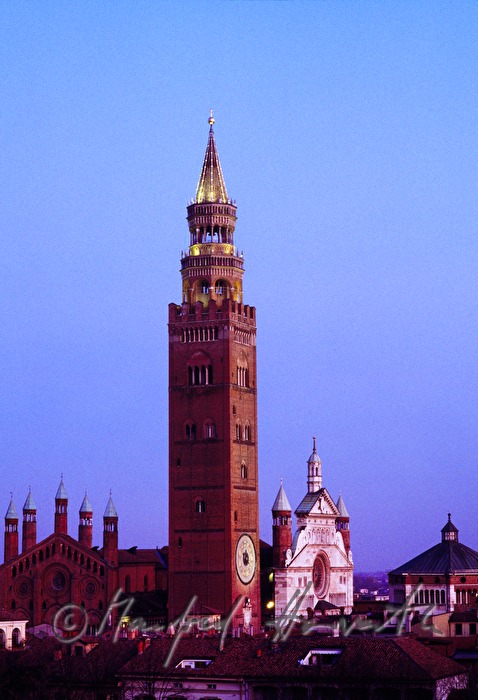 Torrazzo, Dom und Baptisterium