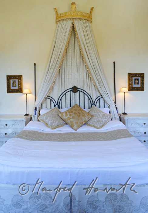Chateau Mcely, Zimmer, Detail vom Bett