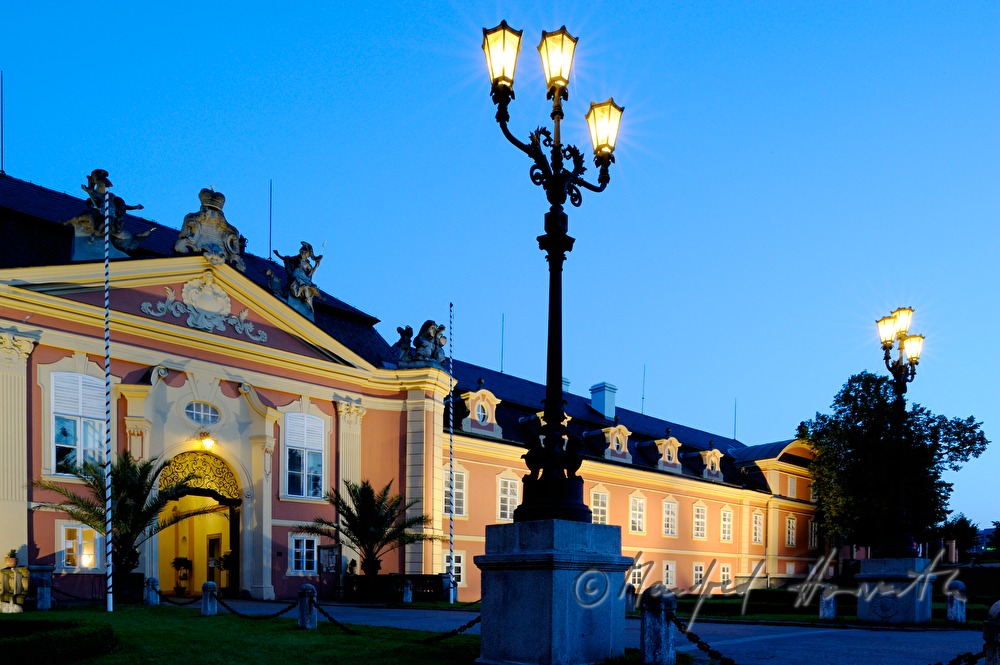 Schloss Dobris, Ansicht vom Hauptplatz