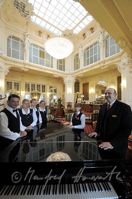 Grandhotel Pupp, Peronal in der Pianobar