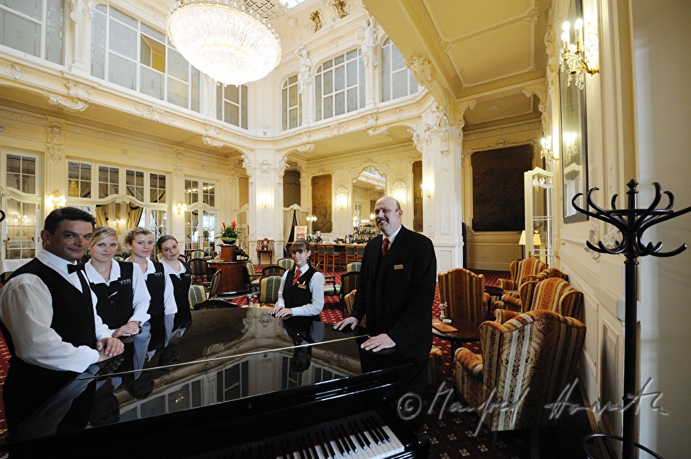 Grandhotel Pupp, Peronal in der Pianobar