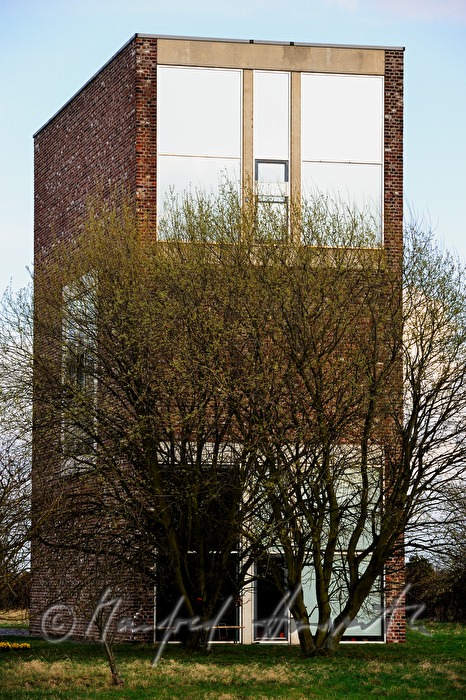 Verwaltungsgebäude und Archiv der Stiftung Langen