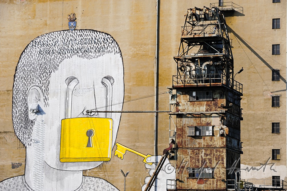Getreidespeicher mit Graffiti