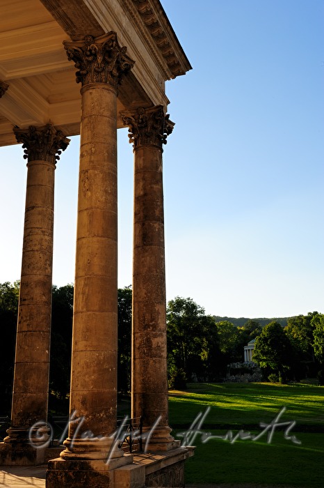 Säulen von Schloss Esterhàzy und Leopoldinentempel