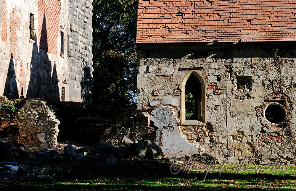 verfallenes Wasserschloss Schloss Pottendorf