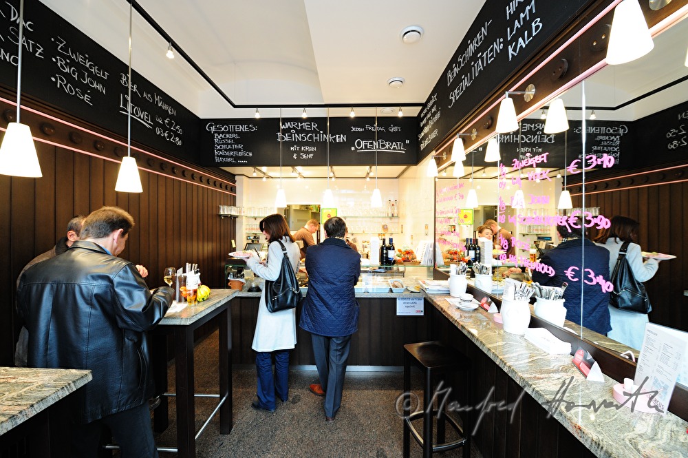 Restaurant Porcus, Gäste beim Mittagessen