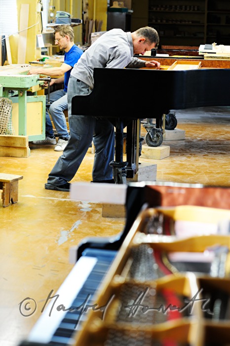 Klavierstimmen in der Werkstatt