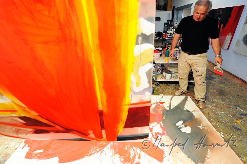 Sepp Laubner malt in seinem Atelier