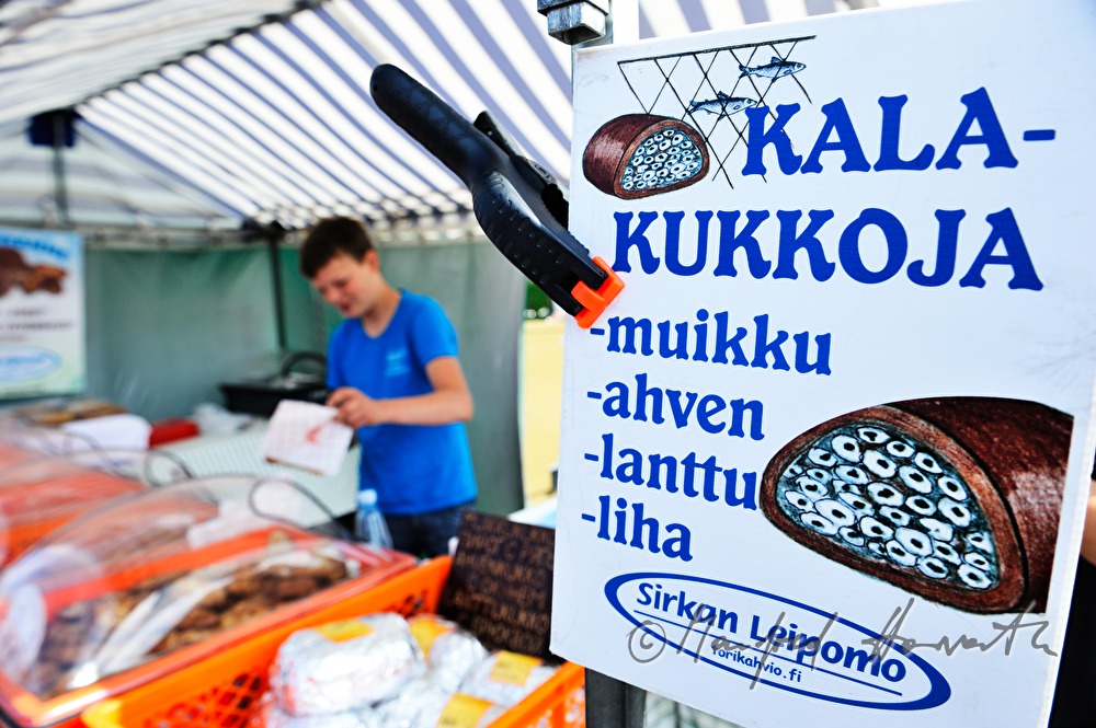 Verkaufsstand für Kalakukko (Fisch in Brotteig)