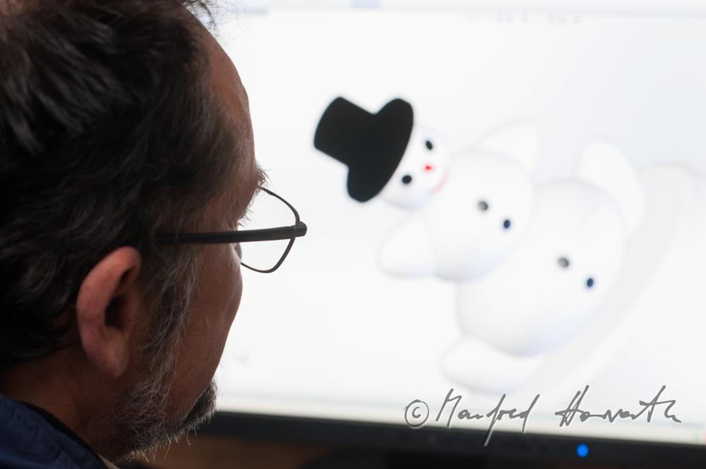 Erwin Perzy entwirft einen Schneemann mit Computer-Animation